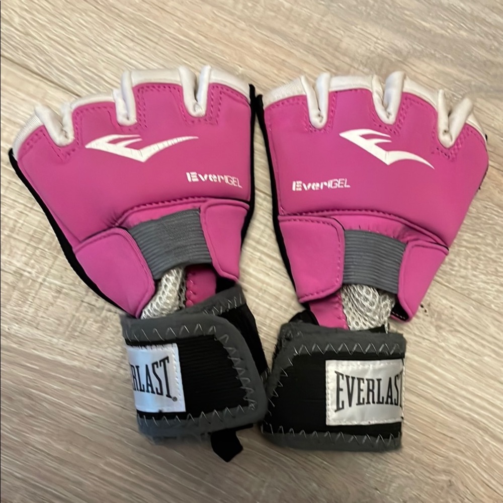 Everlast Boxing Training Gloves